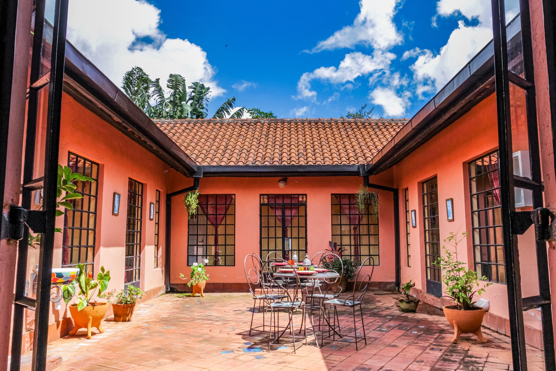 3 astuces pour habiller un mur extérieur sans trop dépenser